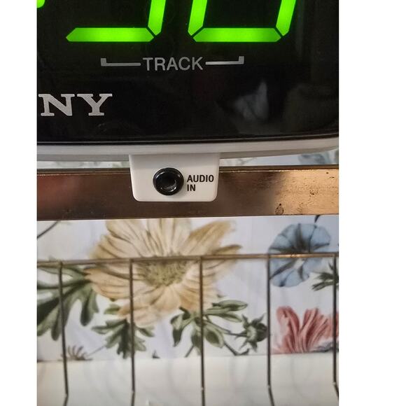 Retro Sony Dream Machine ICF-CD815  Dual Alarm Clock Radio - Picture 8 of 10